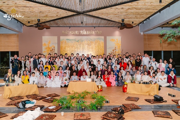 Lãnh Đạo Tỉnh Thức và Năng Lượng An Lành Từ Ngoạ Vân