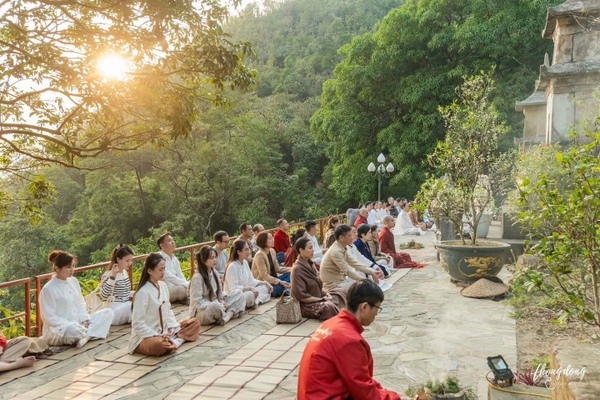 Câu Chuyện Thật: Một Du Khách Tìm Lại Sự Tĩnh Lặng Sau Chuyến Đi Ngọa Vân