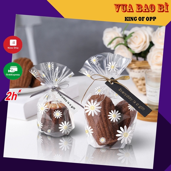 Túi đựng bánh, kẹo có đế họa tiết có đáy thiết kế dây buộc