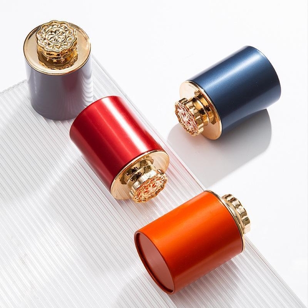 Lon trà thiếc nhỏ có nắp kim cương hoa mận kích thước 48x70mm - HVL TEA