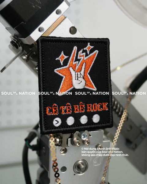 Patch thêu hình ôm viền CÊ TÊ BÊ ROCK theo yêu cầu