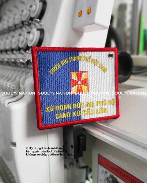Patch thêu nhuộm màu chỉ hình chữ nhật Giáo Xứ Chợ Lớn theo yêu cầu