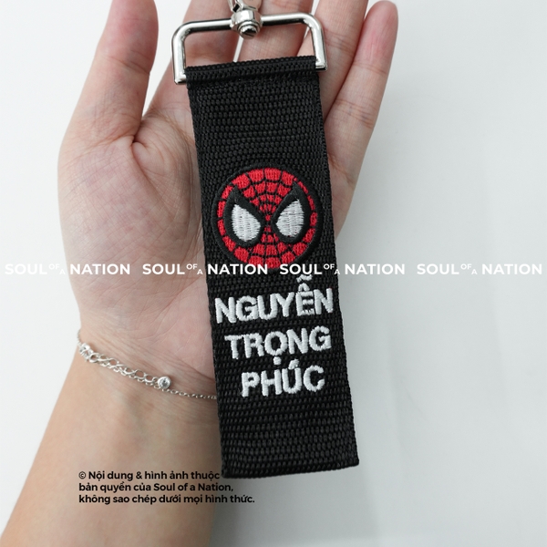 Móc khoá thêu hình ôm viền SPIDER MAN theo yêu cầu