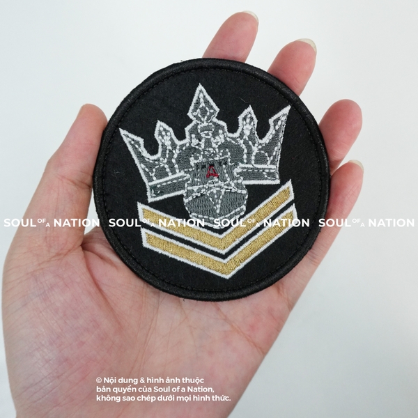 Patch thêu hình ôm viền Vương Miện theo yêu cầu