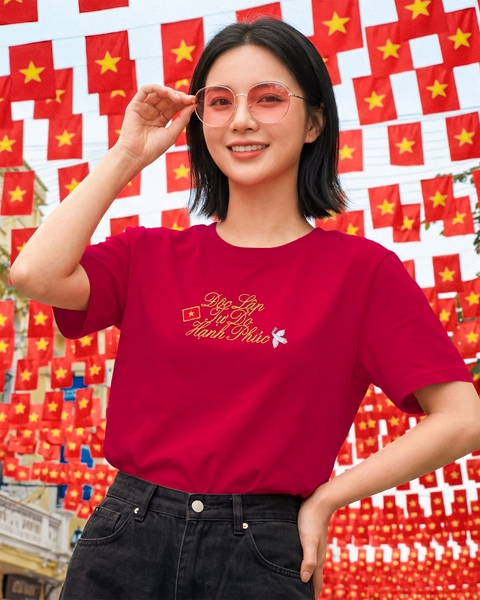 Áo Thun - Thêu Tiêu Ngữ Việt Nam Đỏ Đô