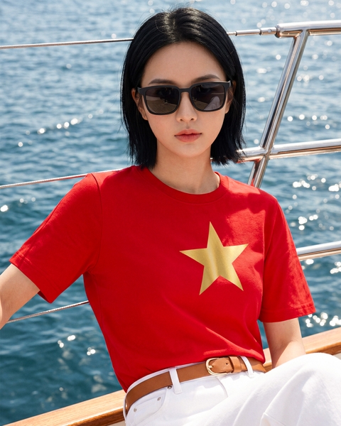 Áo Thun - Sao Vàng In Nhũ Vàng Gold