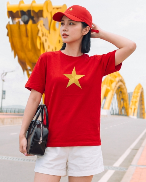 Áo Thun - Sao Vàng Thêu Satin