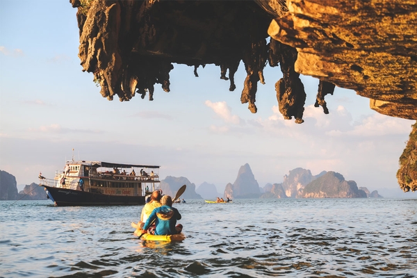 Khám phá vịnh Phang Nga và Hong Island bằng tàu cao cấp về đêm (Starlight in Hong Island)_Optional Tour