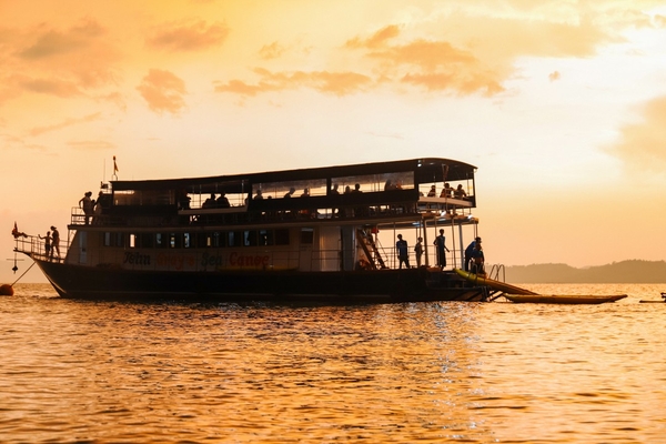 Khám phá vịnh Phang Nga và Hong Island bằng tàu cao cấp về đêm (Starlight in Hong Island)_Optional Tour