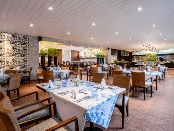 Red Mountain Golf & Pullman Phuket Arcadia Karon Beach_5 sao 4 Ngày 3 Đêm