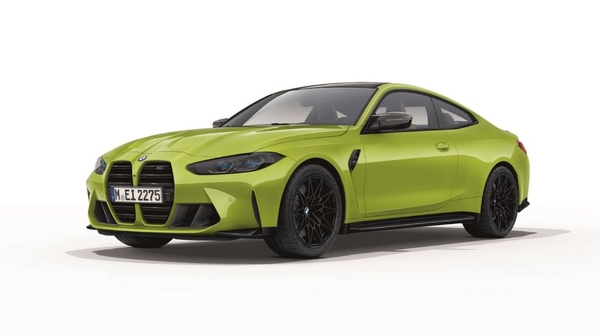 ac-quy-xe-bmw-m4-lap-binh-varta-co-tot-khong