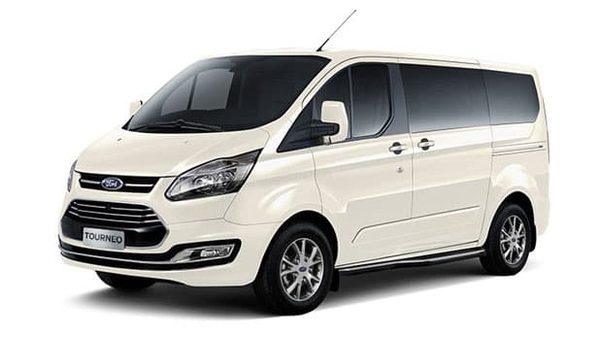 ac-quy-xe-ford-tourneo-lap-binh-varta-co-tot-khong