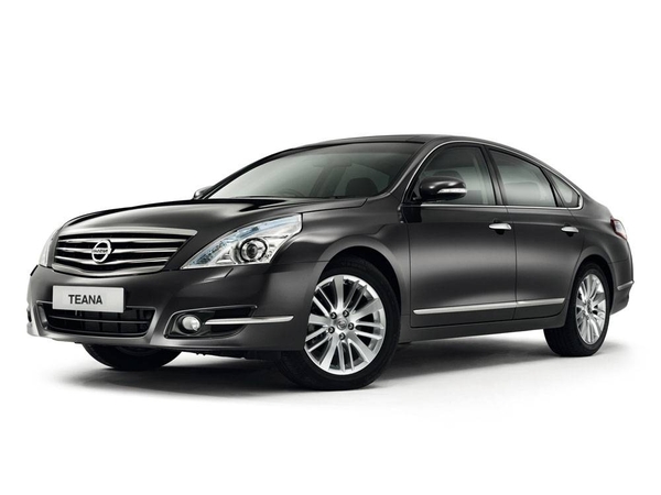 ac-quy-xe-nissan-teana-lap-binh-varta-co-tot-khong