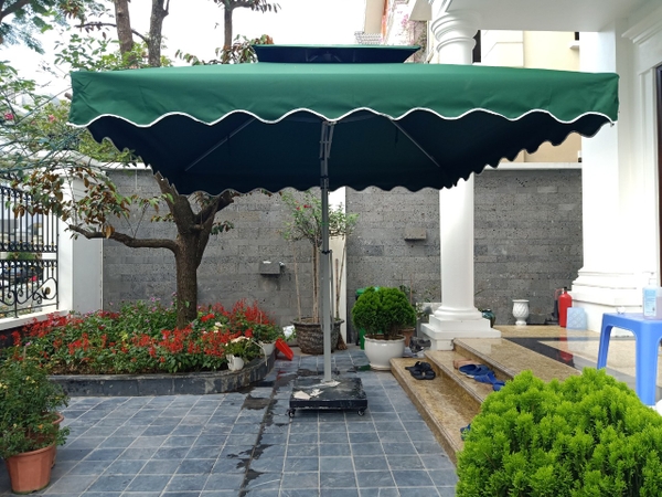 Vải polyester là gì? tại sao lại được chọn dùng làm chất liệu cho áo ô dù ngoài trời