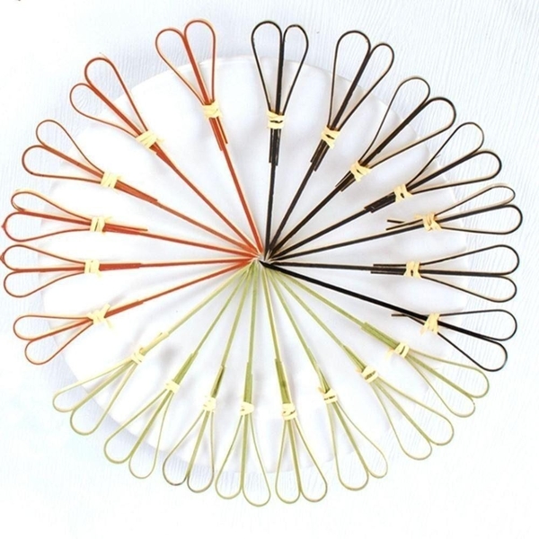 Tăm tre xiên trái cây trái tim màu đỏ 100 chiếc, 12cm