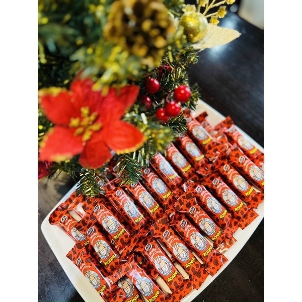 Bánh xốp phủ socola hiệu Bò đỏ Waffle Glazed Candy Ronni của Nga 400gr