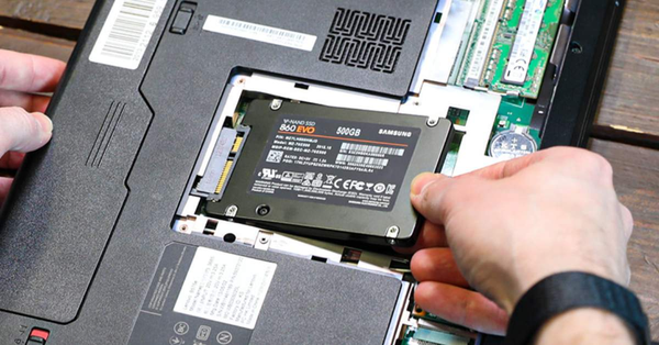 laptop lên màn hình nhưng không chạy