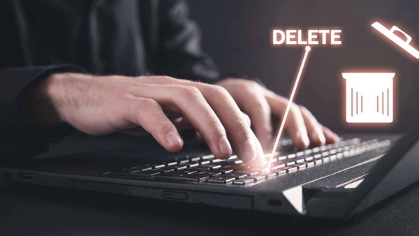 laptop lên màn hình nhưng không chạy