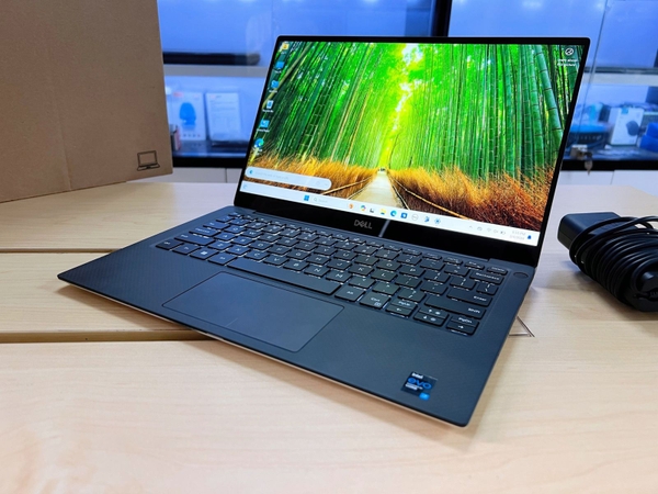 【ピンクの猫】DELL XPS13-9305 Core i5-1135G7 ピンクの猫】DELL XPS13-9305 Core i5-1135G7 Amazon.com: Dell