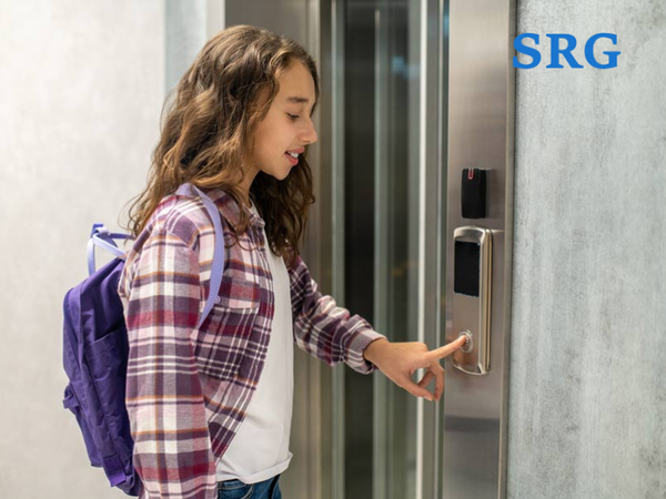 Kĩ năng sử dụng thang máy an toàn cho trẻ nhỏ