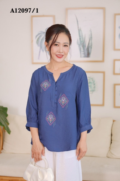 Áo Kiểu Lụa Hàn Tay Lở Thêu Họa Tiết - A12097/1
