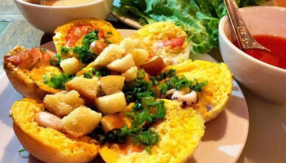 5 Quán Bánh Căn Đông Khách Tại Nha Trang