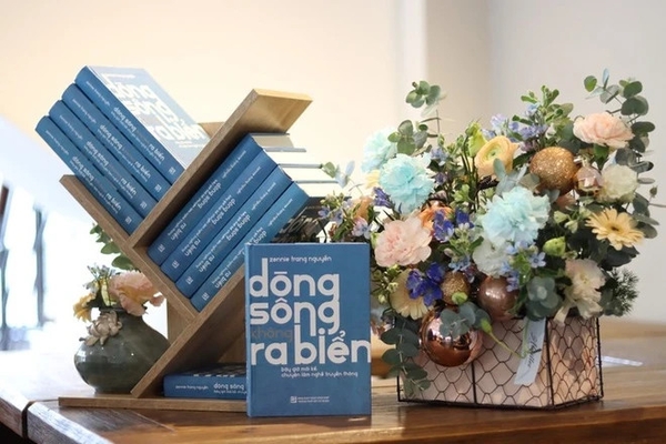 Sách Dòng Sông Không Ra Biển - Bây Giờ Mới Kể, Chuyện Làm Nghề Truyền Thông (Bìa Cứng) của tác giả Zennie Trang Nguyễn
