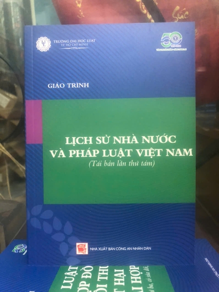 Giáo Trình Lịch Sử Nhà Nước Và Pháp Luật Việt Nam - Trường Đại Học Luật TP. HCM