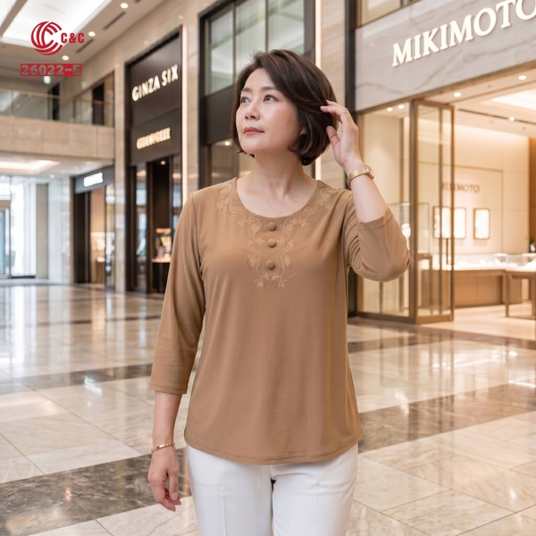 26022 - Áo Cổ Tròn Tay Lỡ Thêu Đại Hoa Đối Xứng Đính Đá
