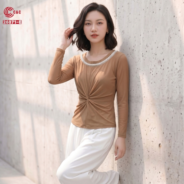 26071 - Áo Cổ Tròn Tay Dài Đính Cườm Xoắn Xếp Ly Tôn Dáng