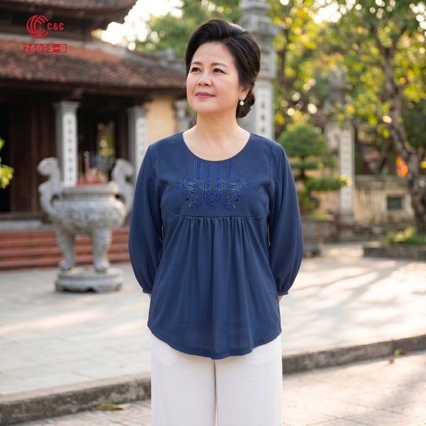 26095 - Áo Tằm Ý Thêu Họa Tiết Ngân Hoa