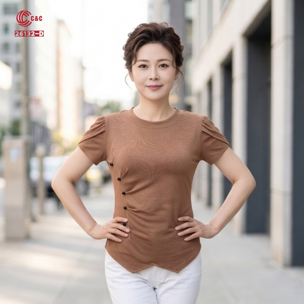 26132 - Áo Tay Ngắn Nhún Vai Xếp Ly Một Bên Eo Phối Nút Kiểu