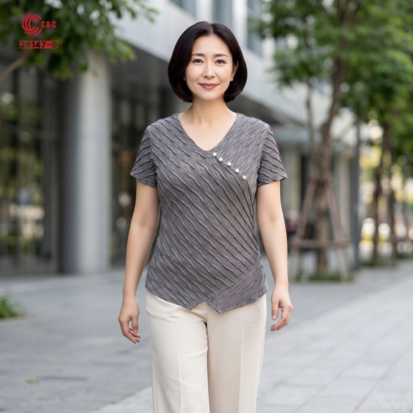 26147 - Vải Thun Gân Sóng Cổ V Phối Nút Kiểu Hạt Trai