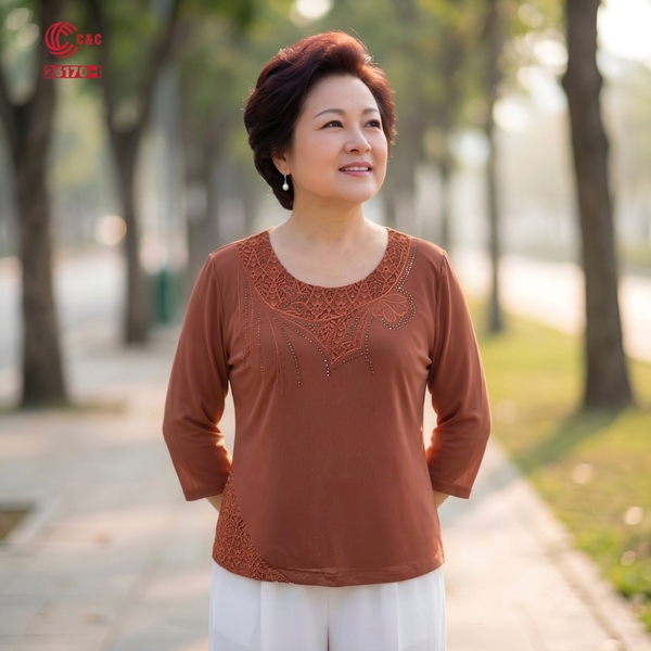 26170 - Áo Tay Lỡ Cổ Ren Thêu Hoa Đính Đá