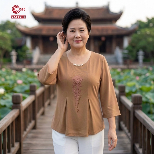 26172 - Áo Tay Lỡ Xòe Cổ Tròn Thêu Hoa Ép Đá Phối Hạt