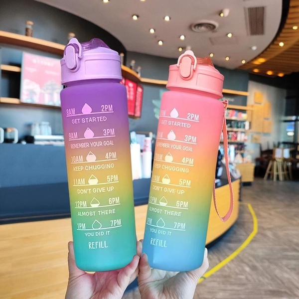 Bình nhắc nhở uống nước có ống hút, vạch chia màu | Dung tích 900ml