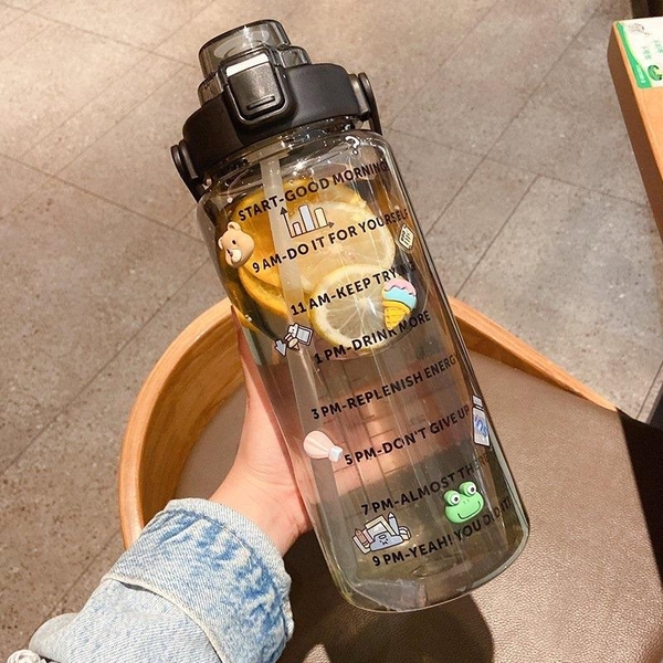 Bình nhắc nhở uống nước có ống hút, vạch chia màu | Dung tích 2000ml