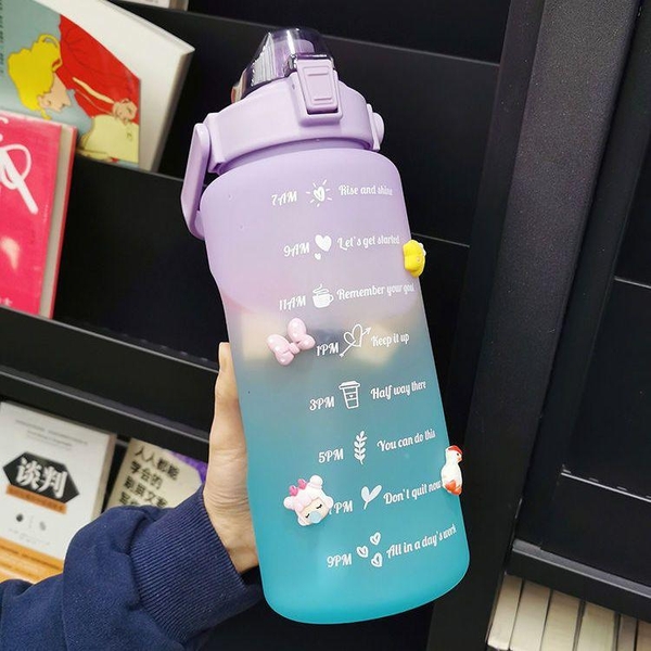 Bình nhắc nhở uống nước có ống hút, vạch chia màu | Dung tích 2000ml