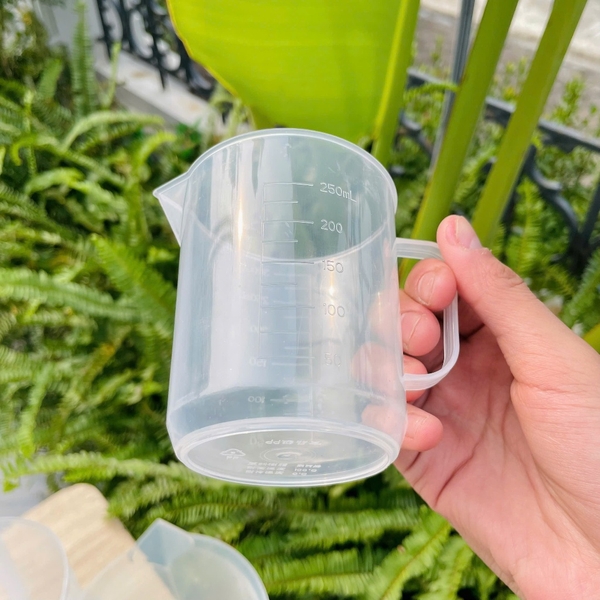 Ca đong nhựa | Dung tích 250ml