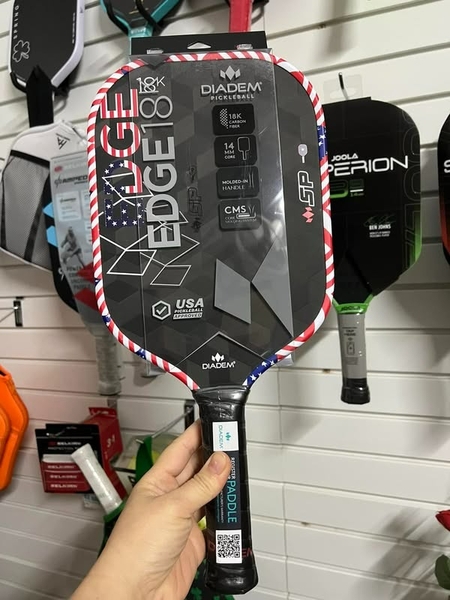 Vợt pickleball Diadem Edge 18k ( viền cờ Mỹ)