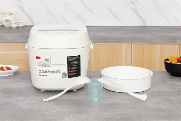 Nồi cơm điện tử Toshiba 1.8 lít RC-18DR5UVN(W)