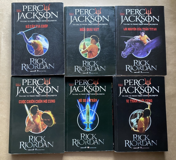 Percy Jackson và các vị thần trên đỉnh Olympus ( tập 1, 2, 3, 4, 4.5, 5 )