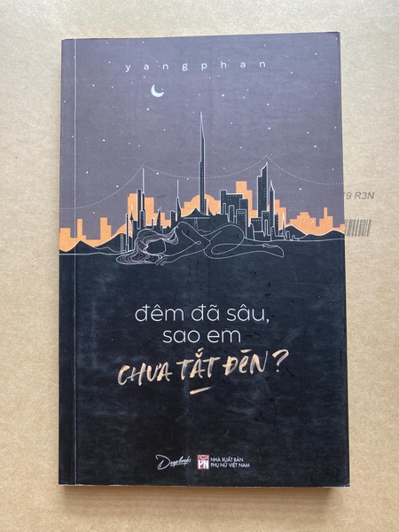 Đêm Đã Sâu, Sao Em Chưa Tắt Đèn?