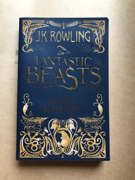 Fantastic Beasts And Where To Find Them : The Original Screenplay ( sách tiếng Anh )