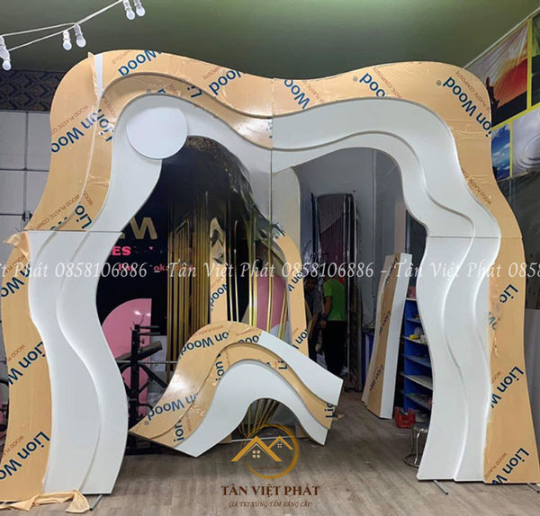 go-nhua-pvc-lionking
