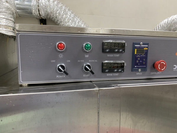Bảng điều khiển của máy rửa bát băng chuyền Dolphin DRC-1E