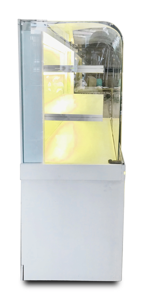 Hình ảnh nhìn từ bên trái sang của tủ trưng bày bánh kem kính cong Shinkai SK-TTB3