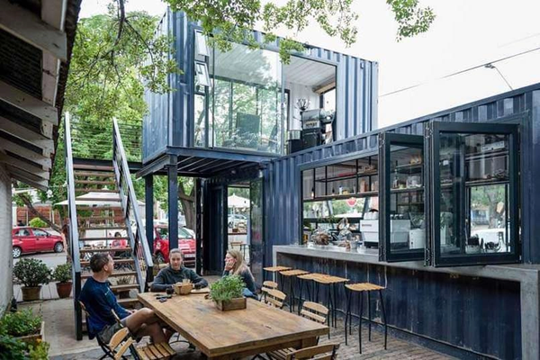 Mô hình quán cafe container bền vững, giảm thiểu tác động tiêu cực đến môi trường.