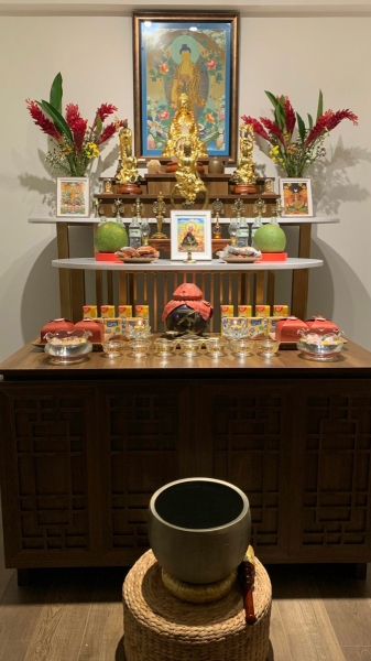 Bàn Thờ Phật Tại Gia: Trọn Bộ Hướng Dẫn Từ Chọn Đến Bài Trí