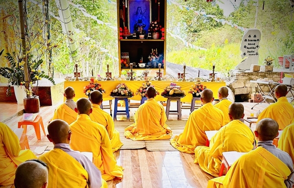 Cúng Mông Sơn (Thí Thực): Ý Nghĩa, Lợi Lạc & Hướng Dẫn Tại Gia